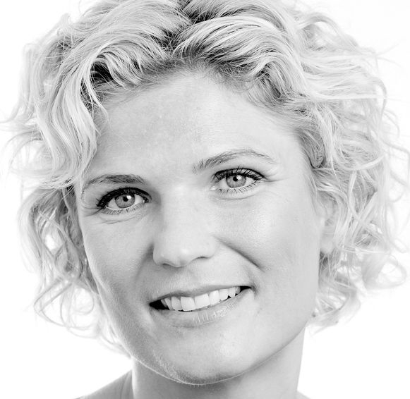 Liselotte Pedersen er uddannet psykolog fra Århus Universitet og autoriseret af Socialministeriet. Herudover er hun uddannet retspsykolog fra Glasgow ... - Liselotte_2013
